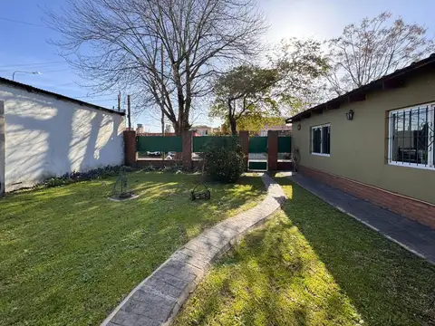 Casa 3 ambientes con 2 baños