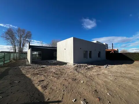 Casa en Venta en Plottier, USD 230.000