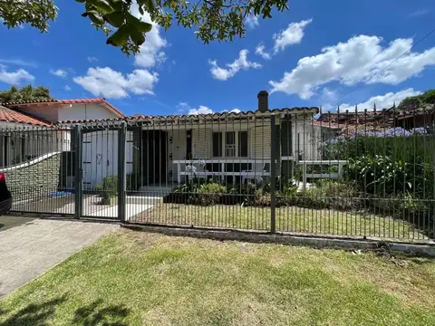 VENTA CASA 3 AMBIENTES CON DEPARTAMENTO P. MOGOTES