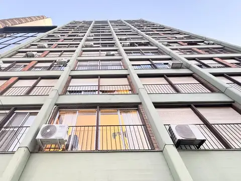 Alquiler  Departamento 4 ambientes con dependencia y cochera sobre Av. Libertador al | Vicente López