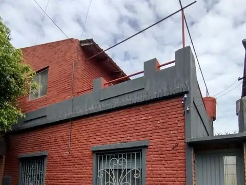 Casa - Alquiler - Argentina, La Matanza - QUINTANA 2735