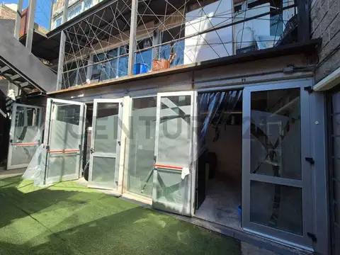 Casa en Alquiler con 3 cocheras