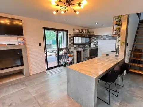 Casa 4 ambientes con 3 baños