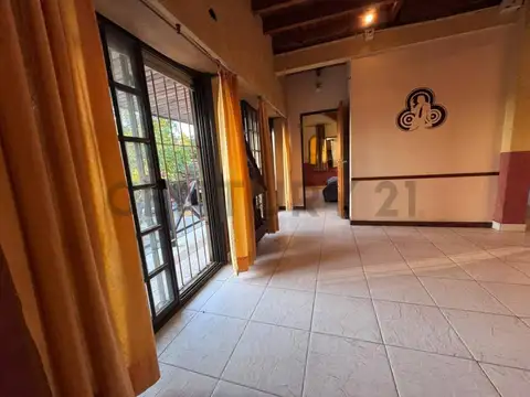 Eva Peron 2200, Piso 0