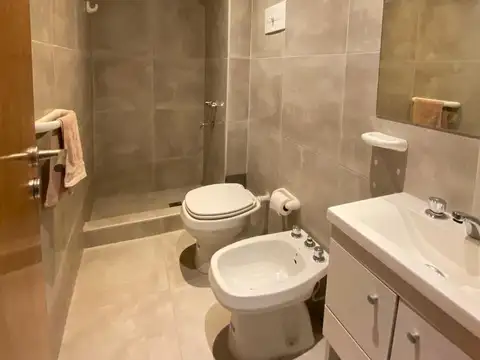 ALQUILER MONOAMBIENTE + PATIO /PARAGUAY 357