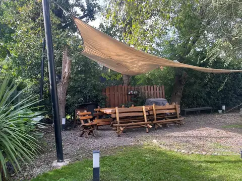 Casa en Venta con 3 cocheras