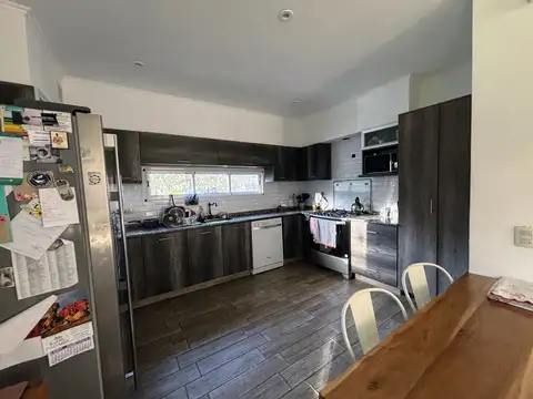 Casa en Venta con 3 cocheras