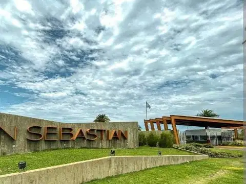 LOTE EN VENTA DE 858m2 AREA 8 en BARRIO CERRADO SAN SEBASTIAN, ESCOBAR