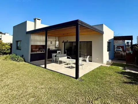 Casa en Alquiler de 3 dormitorios