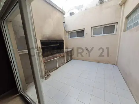 Venta Departamento Piso 4 Ambientes Paternal Patio Balcón