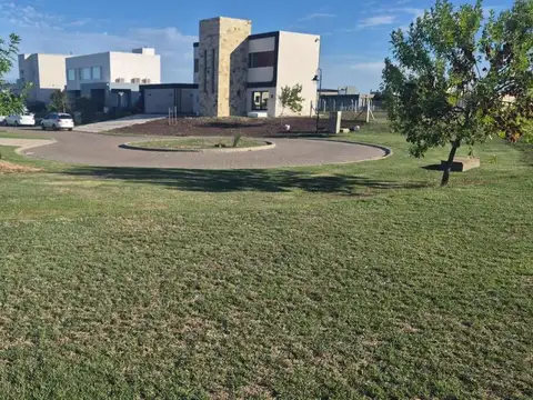 Venta Lote en Barrio Villalobos