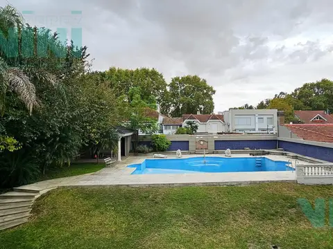 VENTA CASA 8 AMBIENTES JARDIN PILETA VICENTE LÓPEZ