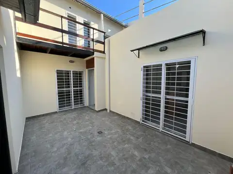 Casa de pasillo en alquiler