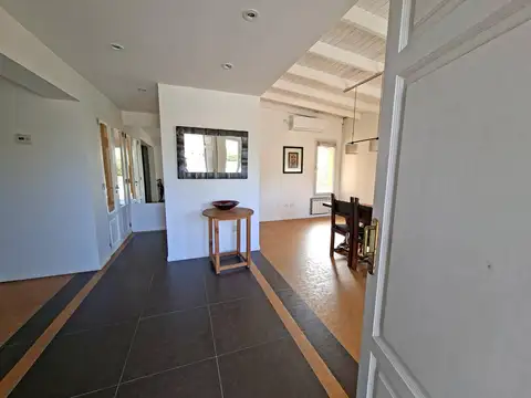Casa 9 ambientes con 5 baños