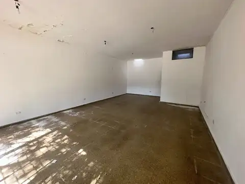 Local en Venta Via Púb.