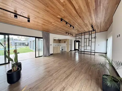 Casa 4 ambientes con 3 baños