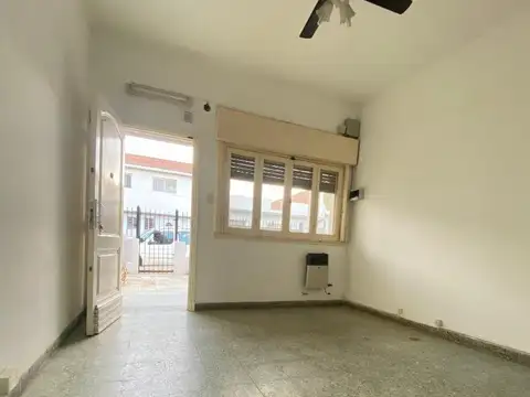 881 4300, Piso PB