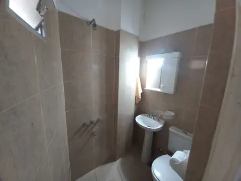 Local en Alquiler en Gregorio de Laferrere, $ 580.000