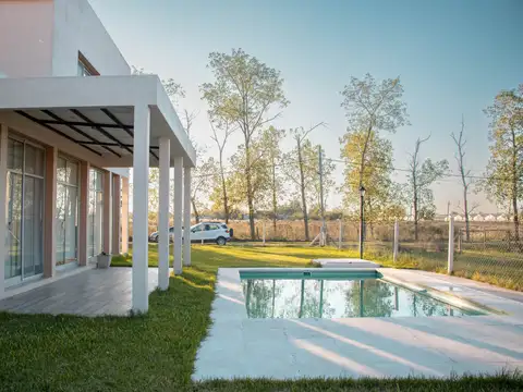 Casa 5 ambientes con 2 baños
