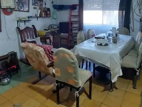 Casa 3 ambientes con 1 baño