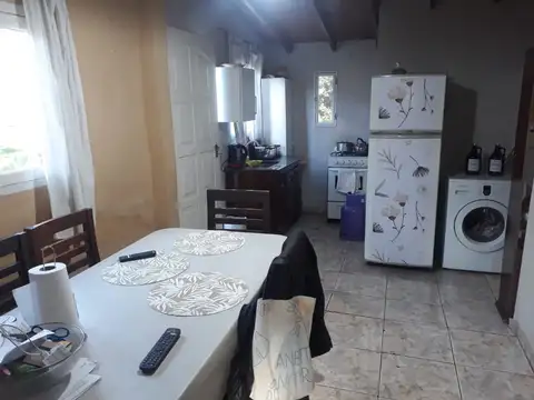 Casa 3 ambientes con 1 baño