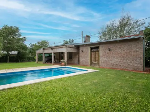 VENTA CASA QUINTA DE 1 DORMITORIO EN SAUCE VIEJO