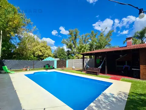 VENTA · CASA · UN DORMITORIO · PISCINA · JARDÍN · QUINCHO · ROLDÁN