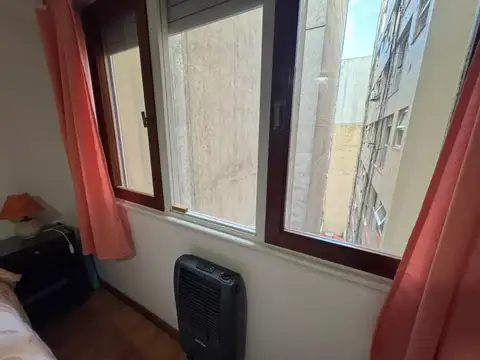 Departamento dos ambientes con balcón
