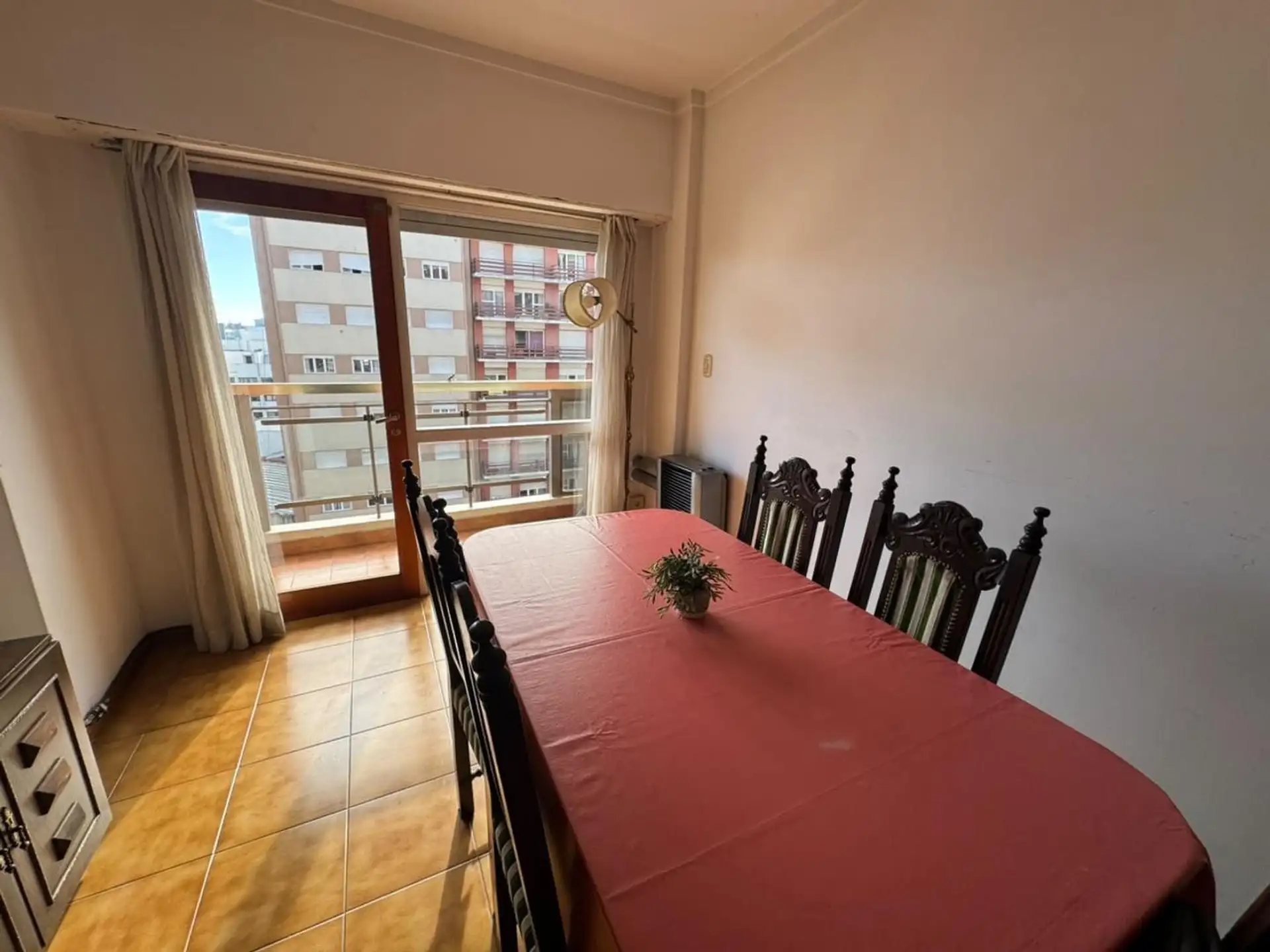 Departamento dos ambientes con balcón