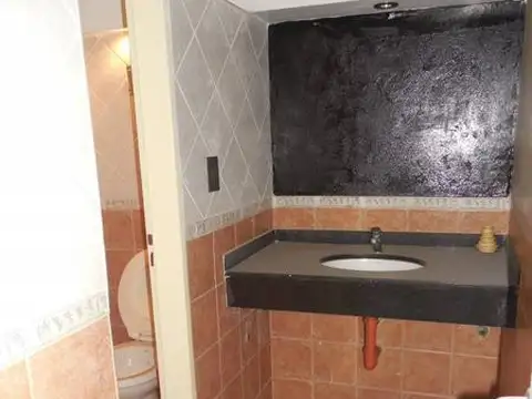 Edificio comercial _ 2 Ph - en venta - El Maestro  al 100