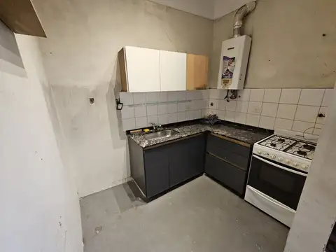 Alquiler PH 2 Amb p/Oficina Comercial SIN EXPENSAS Colegiale