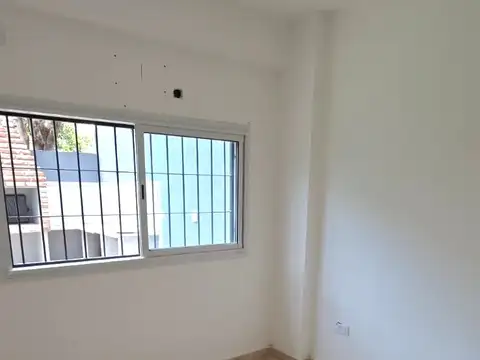 Departamento en Alquiler en Lomas del Mirador, $ 600.000