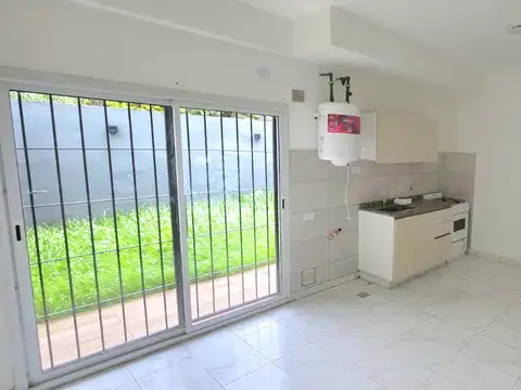 Salta 400, Piso PB