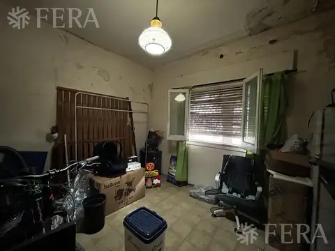 Venta Casa 4 ambientes con cochera y patio en Wilde