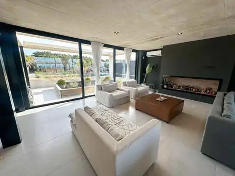 Casa en Venta en Barrio Marítimo 2, USD 1.790.000