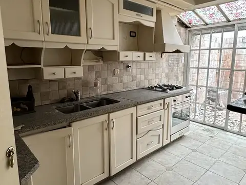Casa 3 ambientes en venta – Vieytes 969, Banfield