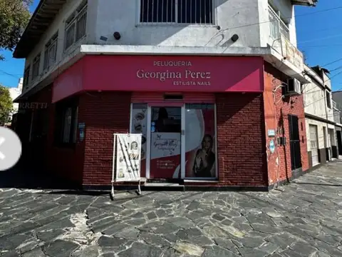 PH con 3 departamentos y local a la calle en Lanús! Excelente zona 