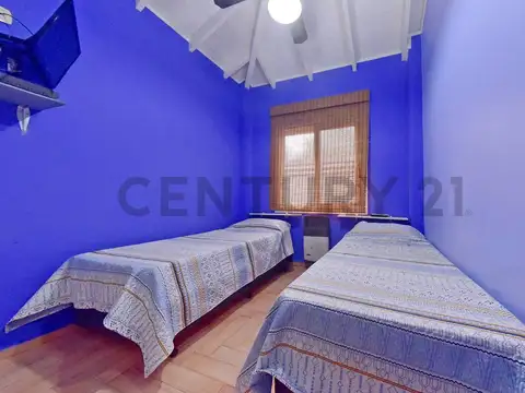 VENTA CASA QUINTA 5 AMBIENTES CON PILETA GALERIA PARRILLA COCHERA EN TRISTAN SUA