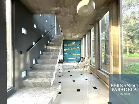 Casa 8 ambientes con 4 baños