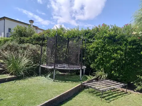 Casa en Alquiler Temporal con 2 cocheras