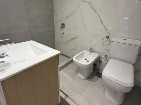 Depto Tipo Casa en Alquiler al Este
