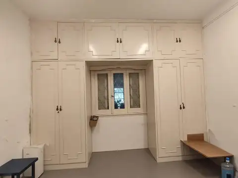 Alvear e/ Brandsen y 25 de Mayo 800