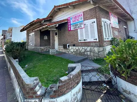 Venta Casa Turdera/ Esquina Estratégica