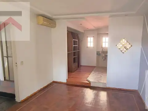Depto Tipo Casa en Alquiler de 4 ambientes