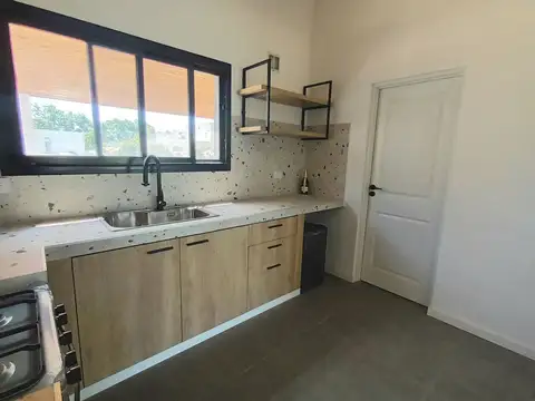 Casa 4 ambientes con 2 baños