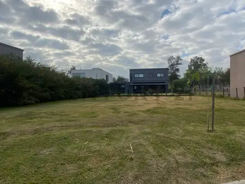 LOTE CENTRAL EN SANTA EMILIA