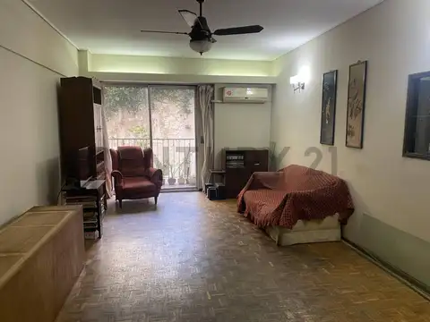 Venta depatamento 4 ambiente con Dependencia en Recoleta
