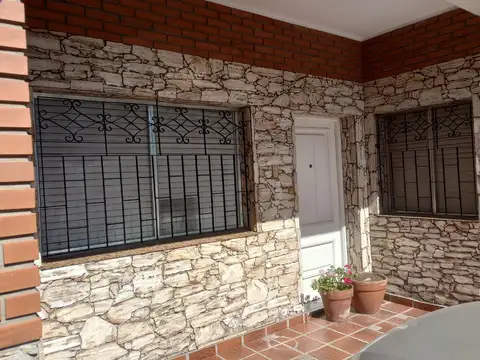EXCELENTE PROPIEDAD (ZONA POLO TEXTIL)- CASA EN VENTA SOBRE TERRENO DE 10 X 43 (V. CELINA)