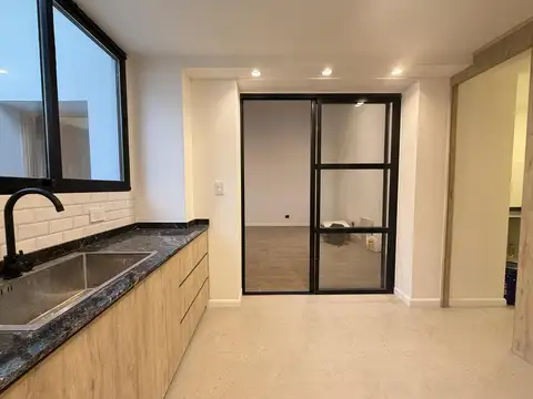 Catamarca al 2300 | Casa de Pasillo 2 Domitorios con parrillero y terraza