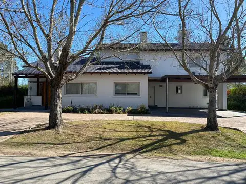 Casa en Venta -  Barrio Country Golf 4 Dormitorios - Fisherton